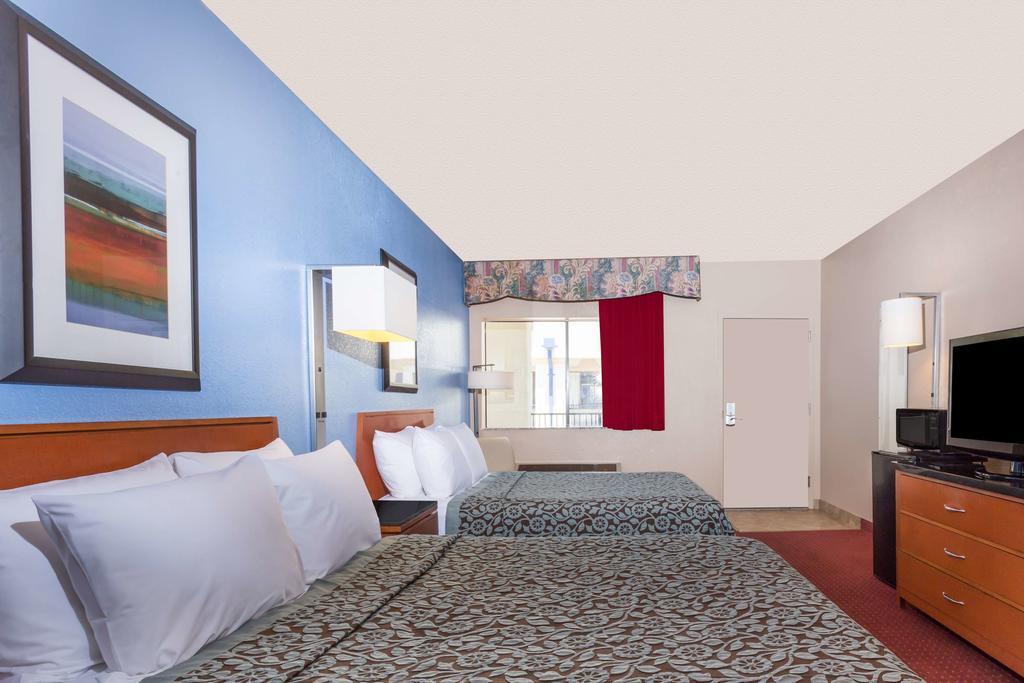 Quality Inn & Suites Near Downtown Mesa Exterior foto